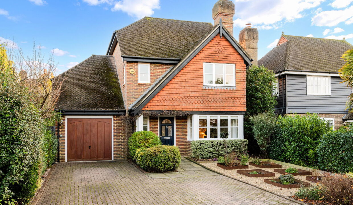 GRESHAMS-WAY_-4-_8__1763565713033