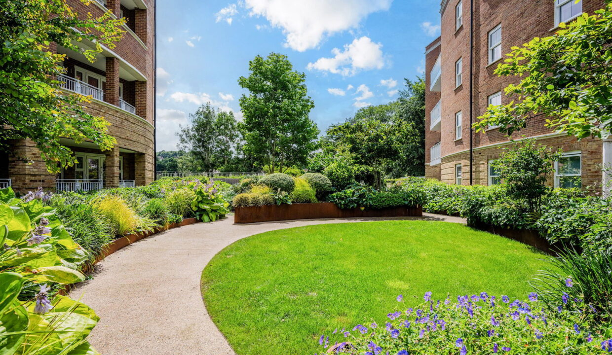 HARDWICK-HOUSE_-38-_4__1768476056103