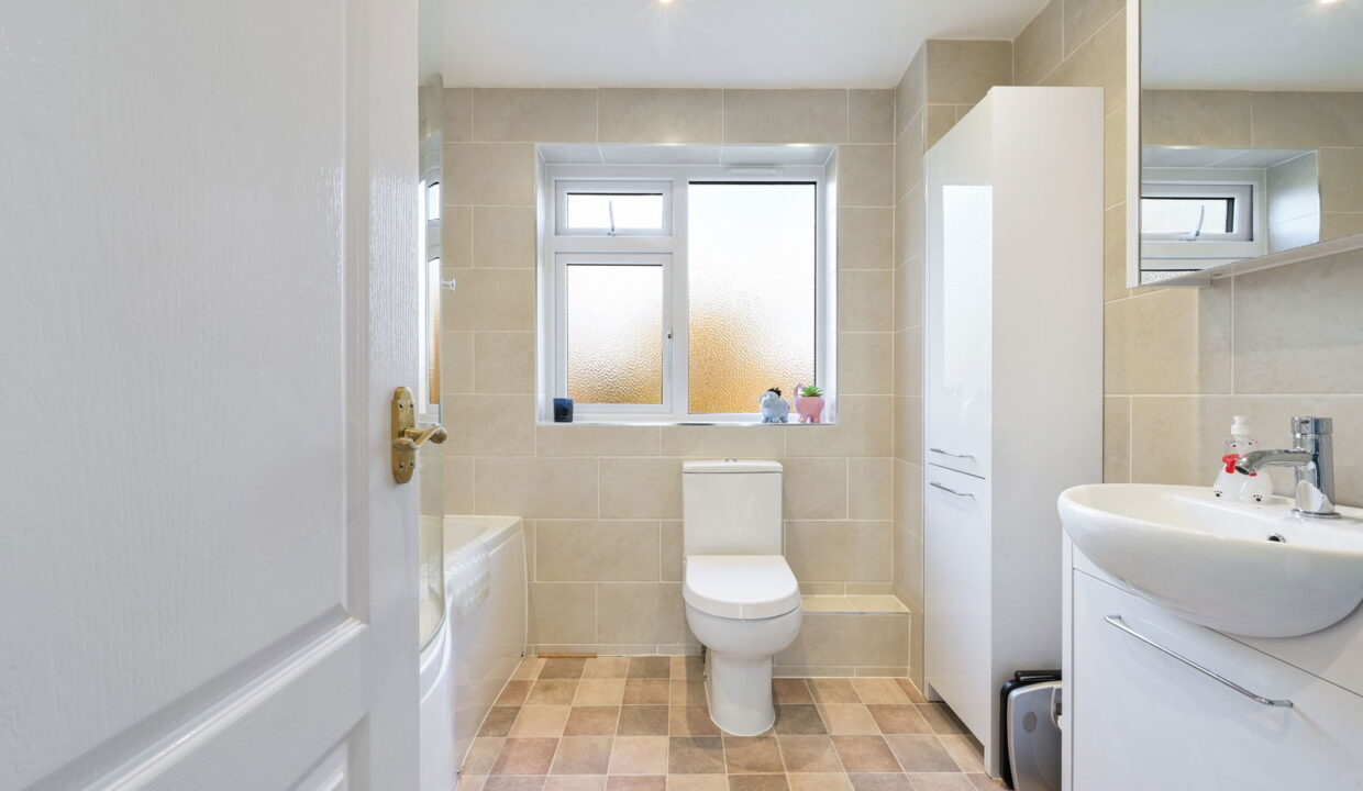 HAYWARDEN_-12-_1__1768846594036