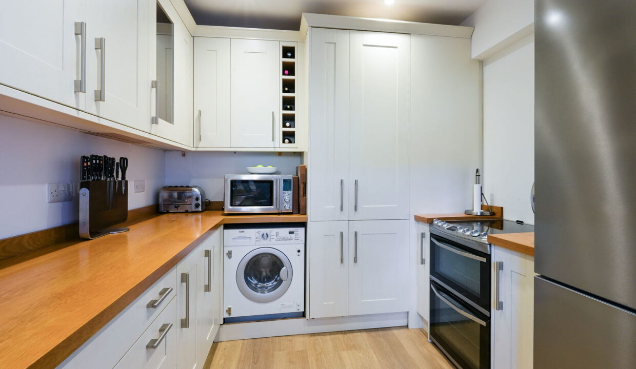 HIGH-STREET_-30-_11__1765542047485