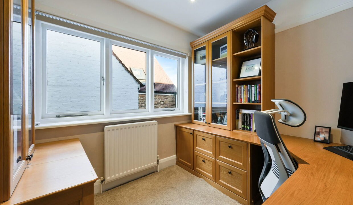 HIGH-STREET_-30-_1__1765541989634