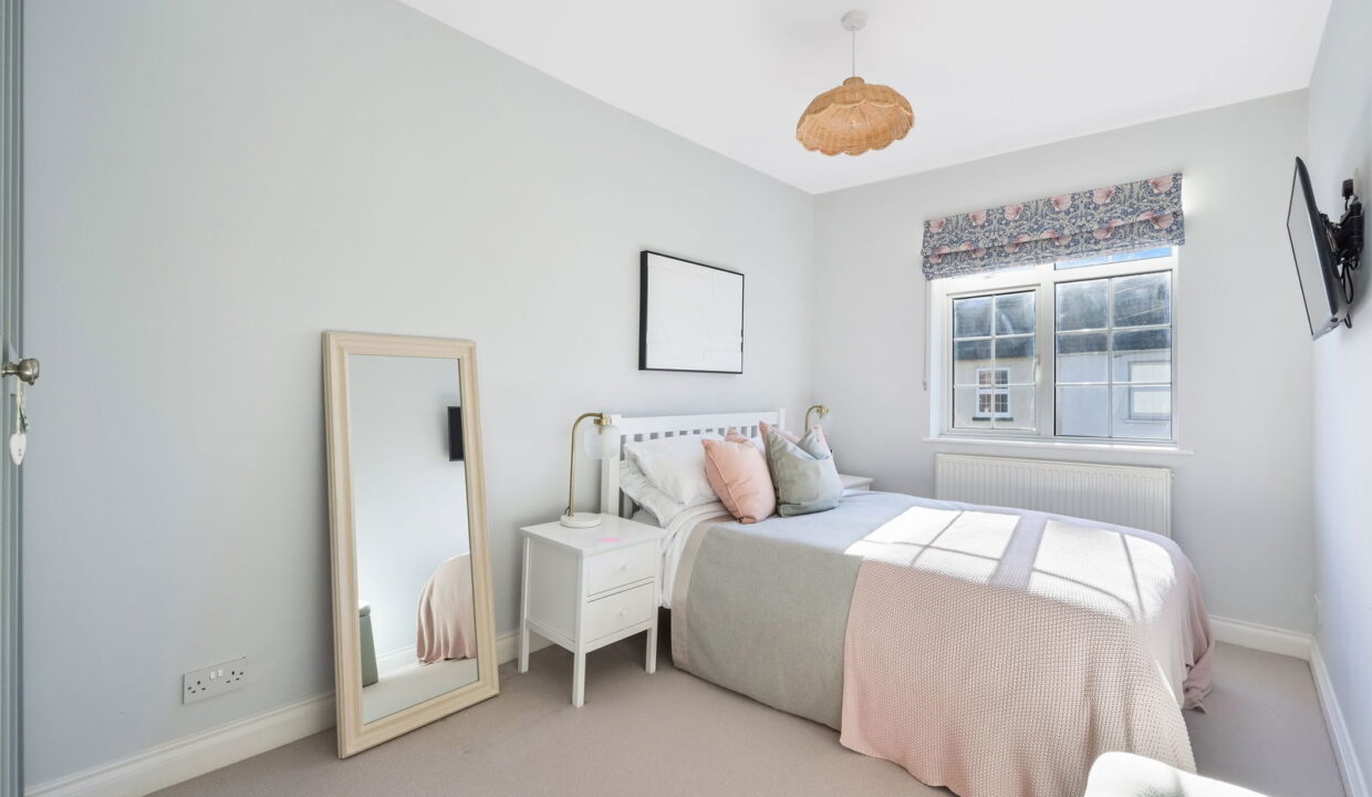 HOLMESDALE-ROAD_-77-_12__1768483919733