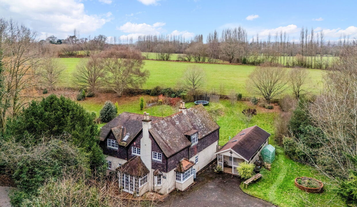 POULTON-LODGE-DRONE-_2__1766142844560