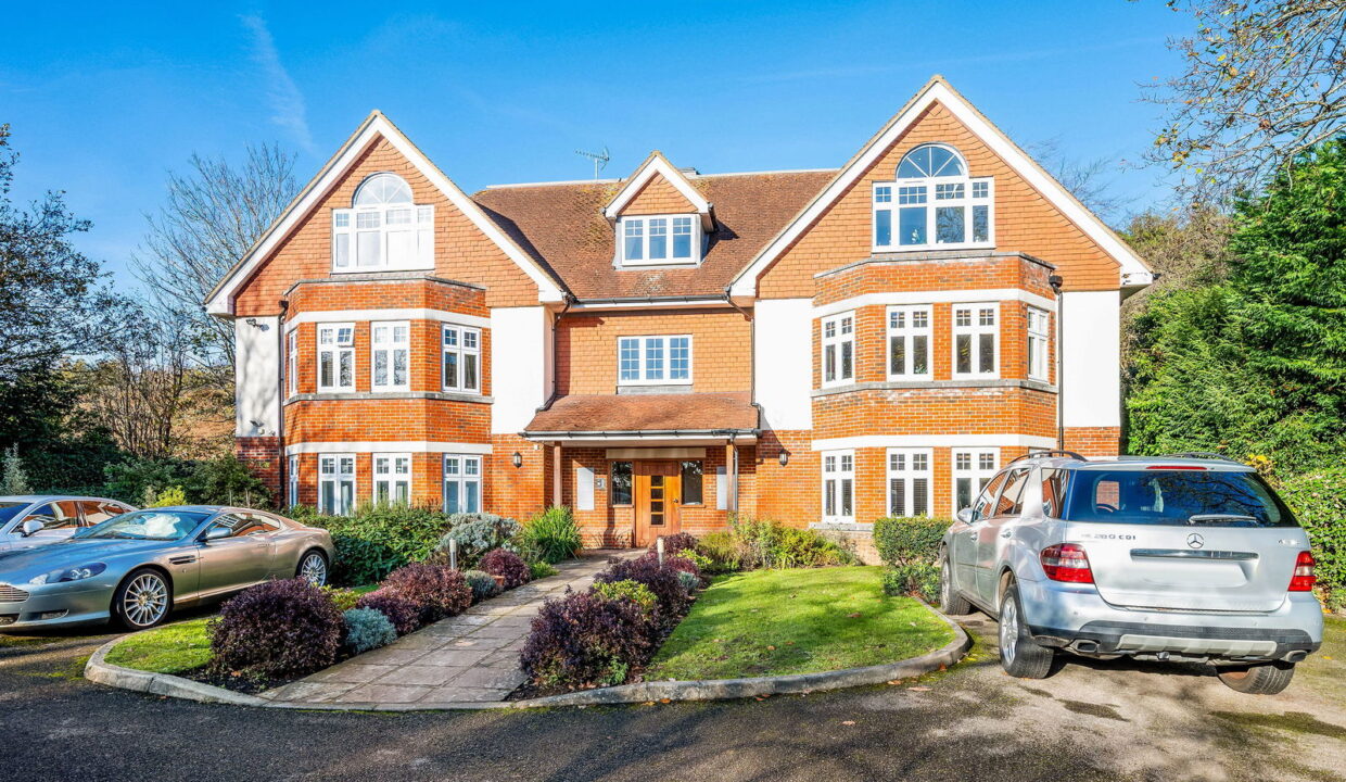 PRIORY-OAK_-FLAT-8-_14__1764322948499