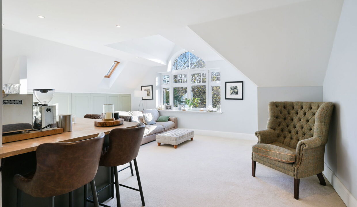 PRIORY-OAK_-FLAT-8-_6__1764322894517