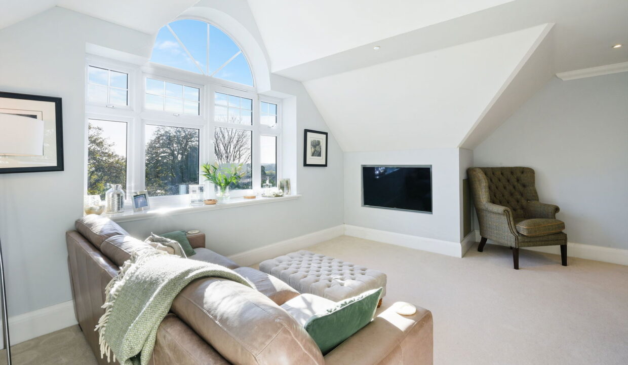 PRIORY-OAK_-FLAT-8-_7__1764322902401