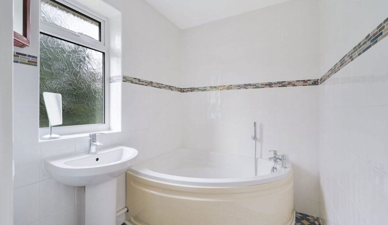 RAGLAN-ROAD_-72-_11__1769522034653