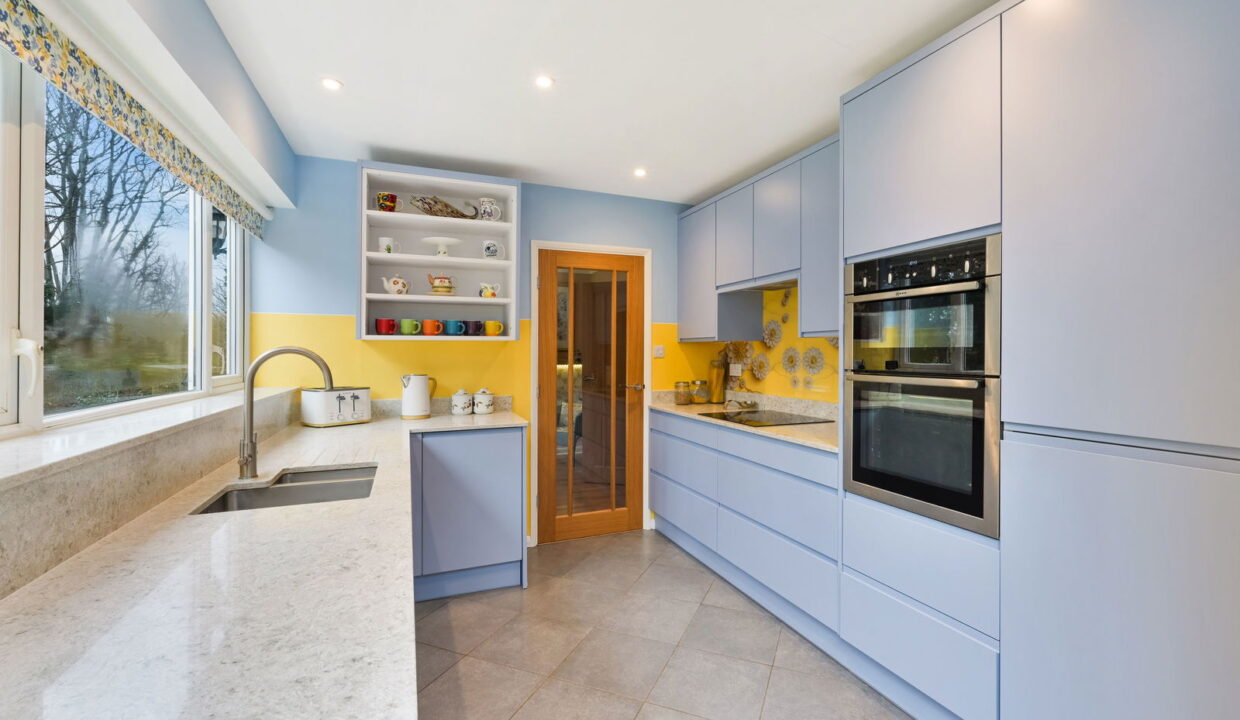 RAGLAN-ROAD_-72-_15__1769522034655