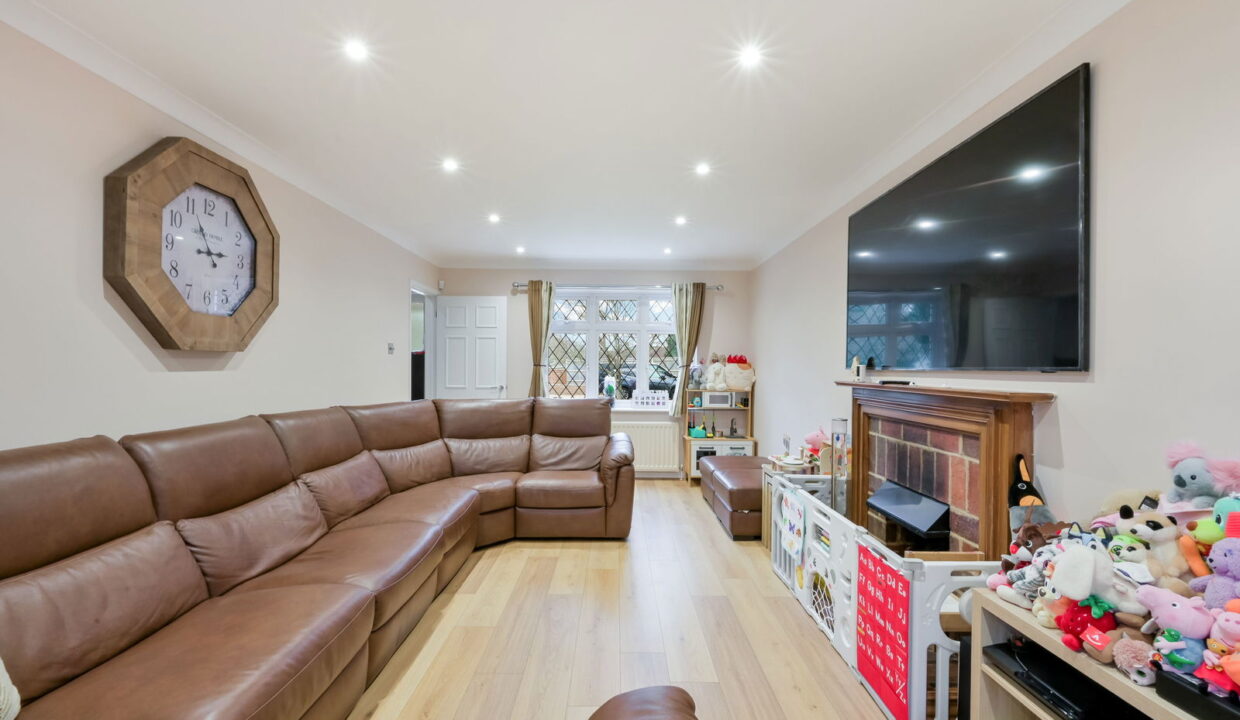 SMALLFIELD-ROAD_-62-18_1767794359755