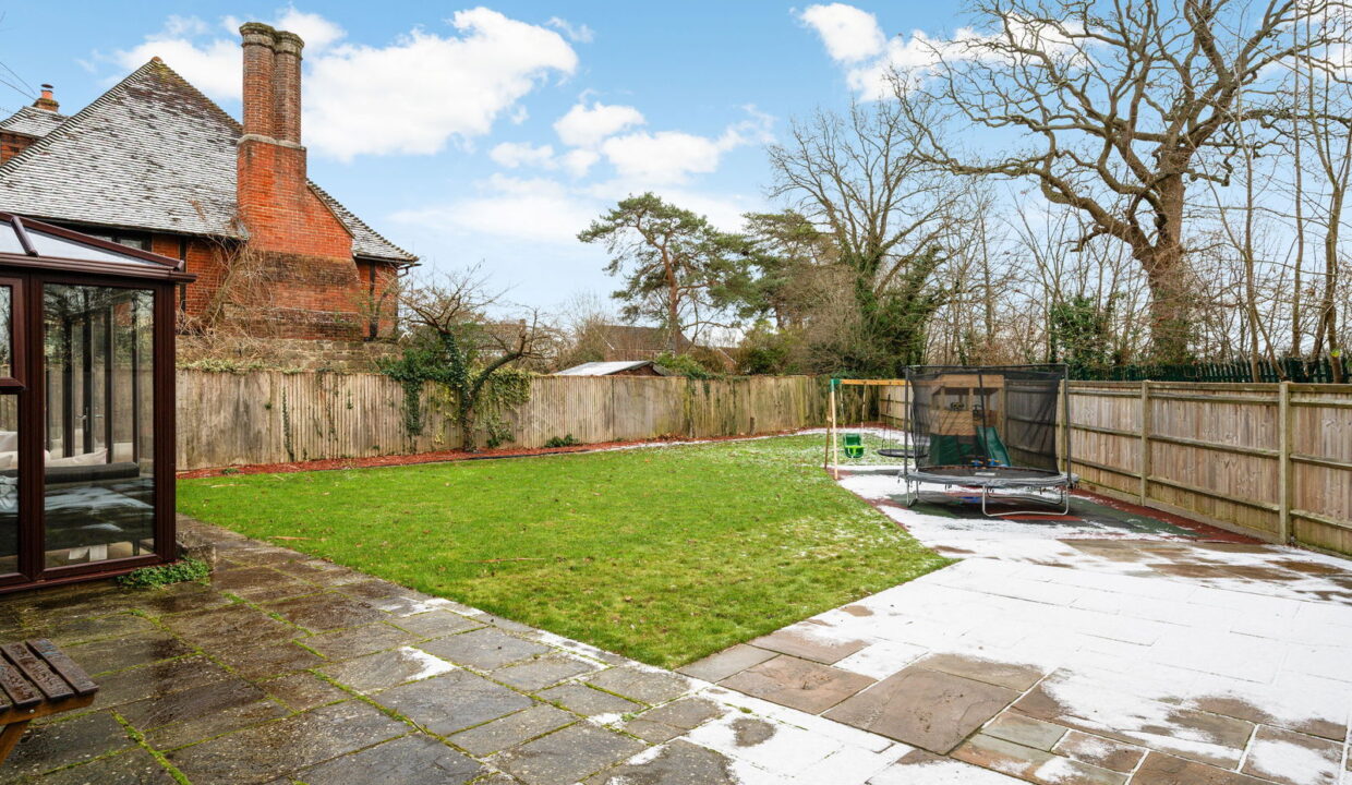 SMALLFIELD-ROAD_-62-38_1767794415674