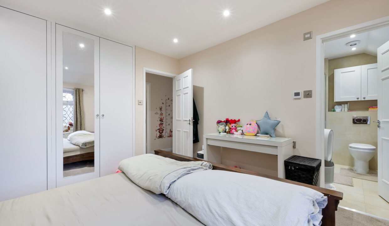 SMALLFIELD-ROAD_-62-3_1767794326093