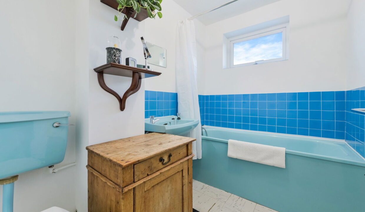 THE-HAWTHORNS_-12-_10__1767709919964