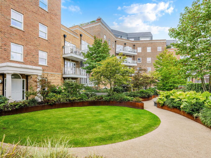 2 Eden Place, Oxted, RH8 0GL