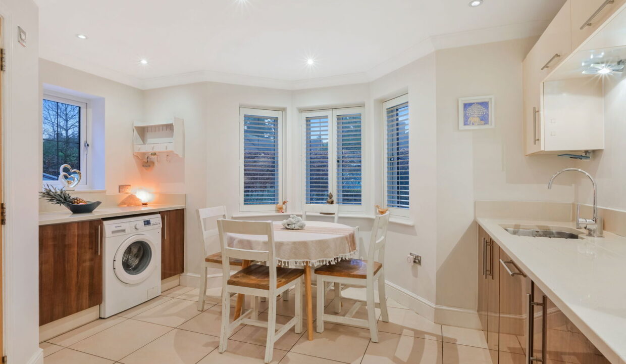 BLUEHOUSE-LANE_-41B-_17__1769688855774