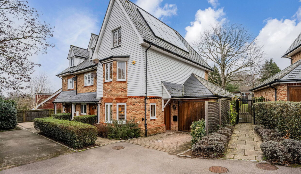 BLUEHOUSE-LANE_-41B-_1__1769688797940