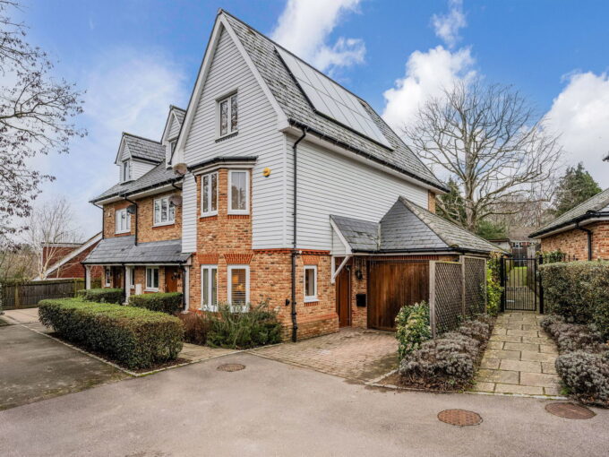 Bluehouse Lane, Oxted, RH8 0AJ