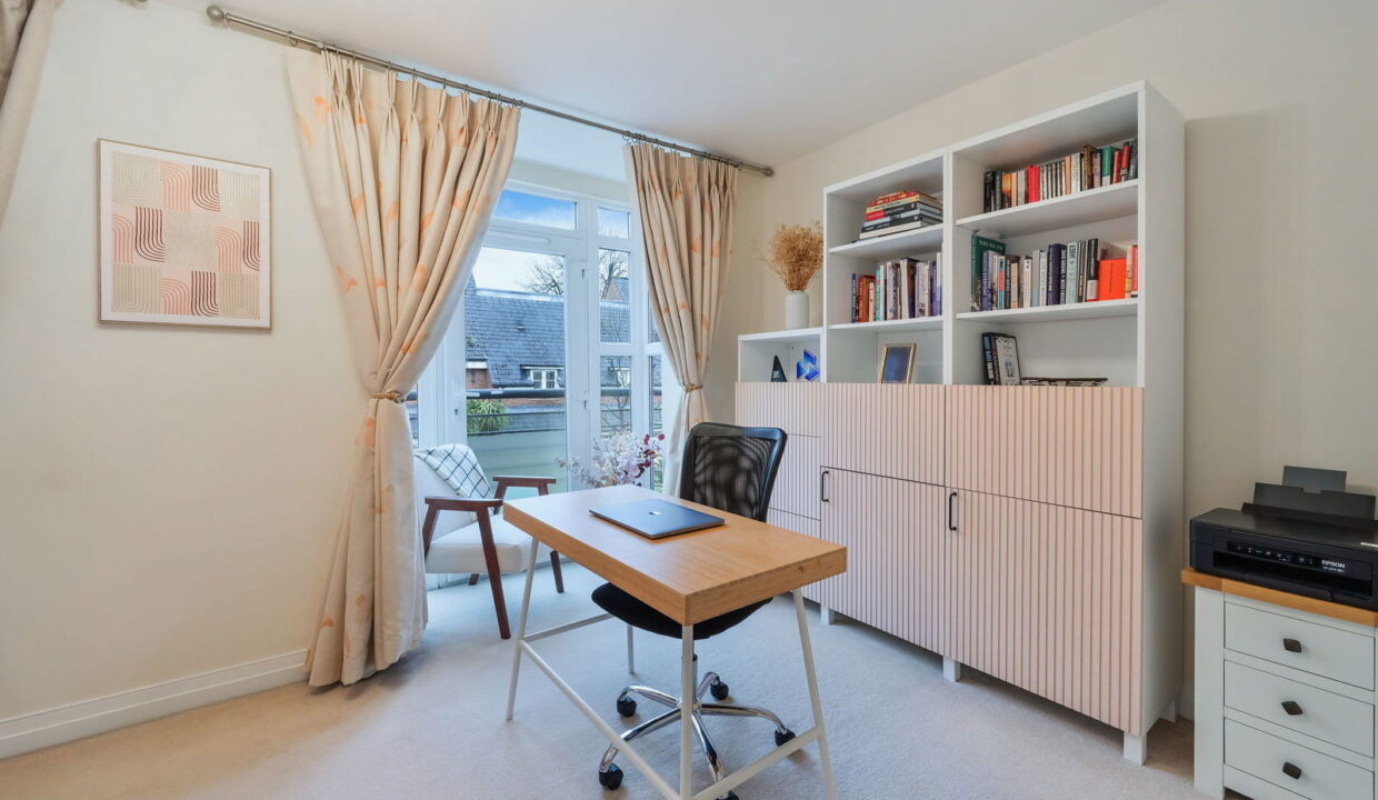 CABERFEIGH-CLOSE_-46-_12__1769606233602