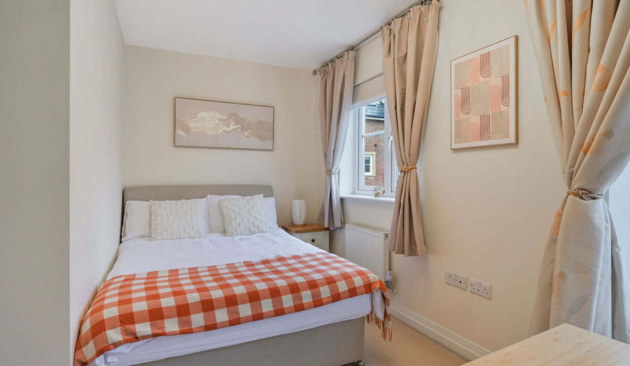 CABERFEIGH-CLOSE_-46-_13__1769606233594