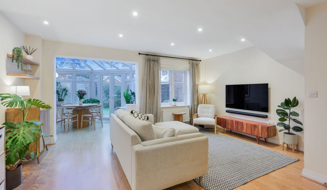 CABERFEIGH-CLOSE_-46-_15__1769606257882