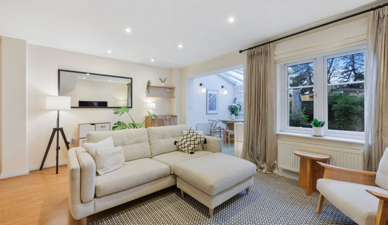 CABERFEIGH-CLOSE_-46-_17__1769606239508