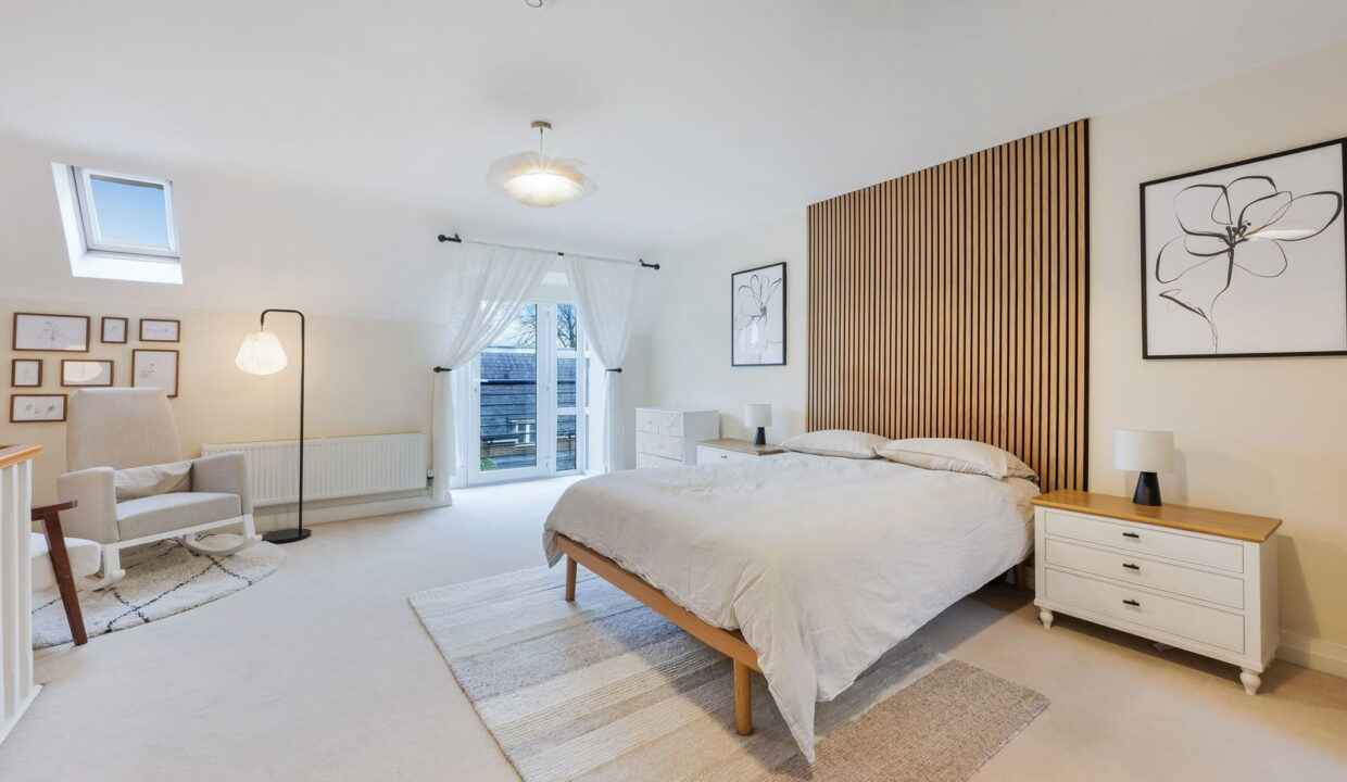 CABERFEIGH-CLOSE_-46-_19__1769606266880