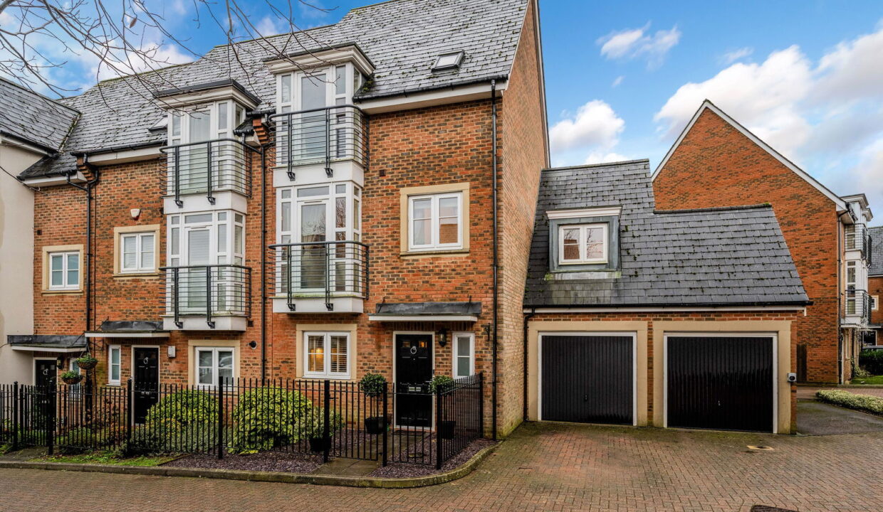 CABERFEIGH-CLOSE_-46-_2__1769606272598