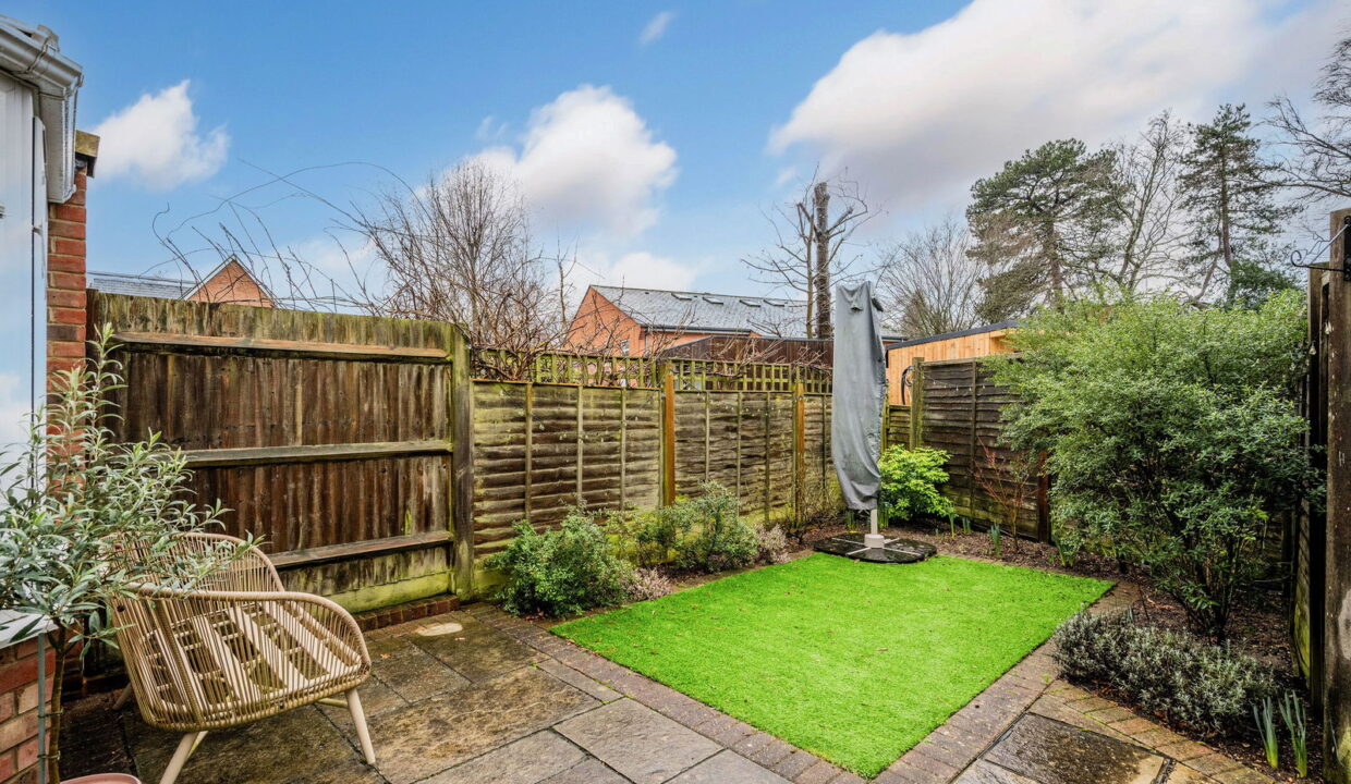 CABERFEIGH-CLOSE_-46-_7__1769606219429