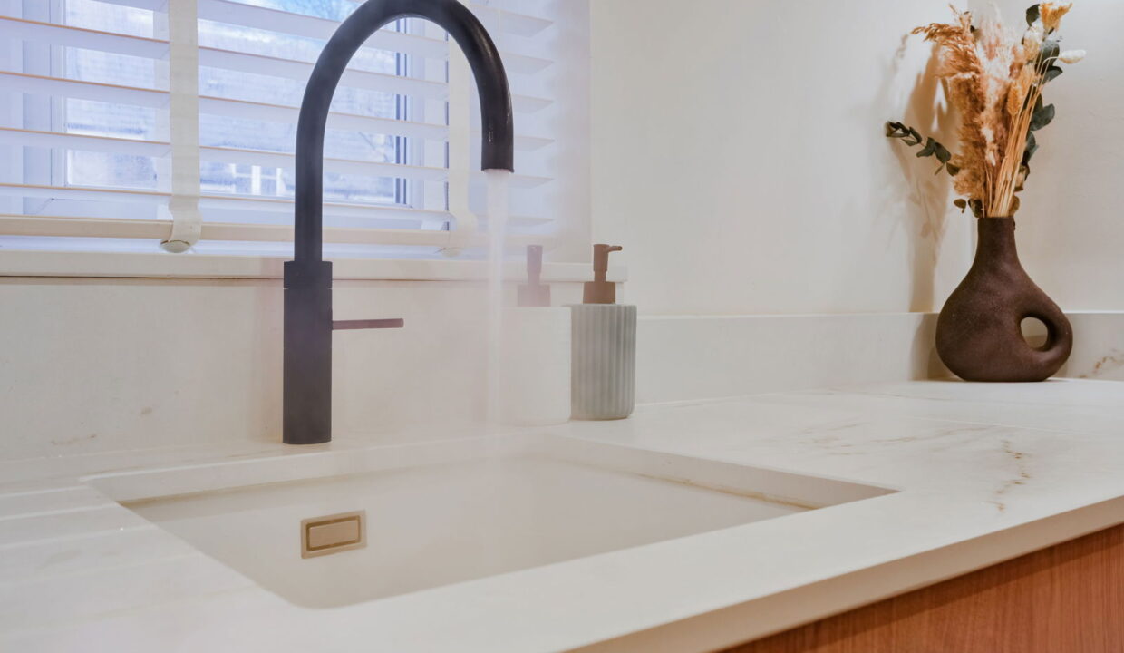 CABERFEIGH-CLOSE_-46-_8__1769606219434