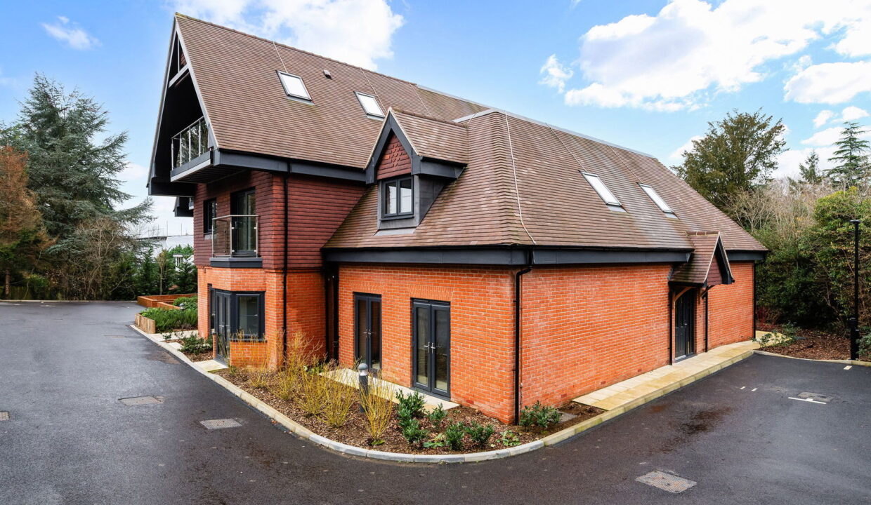 GREEN-HEDGES_-APARTMENT-11-_21__1770224720406