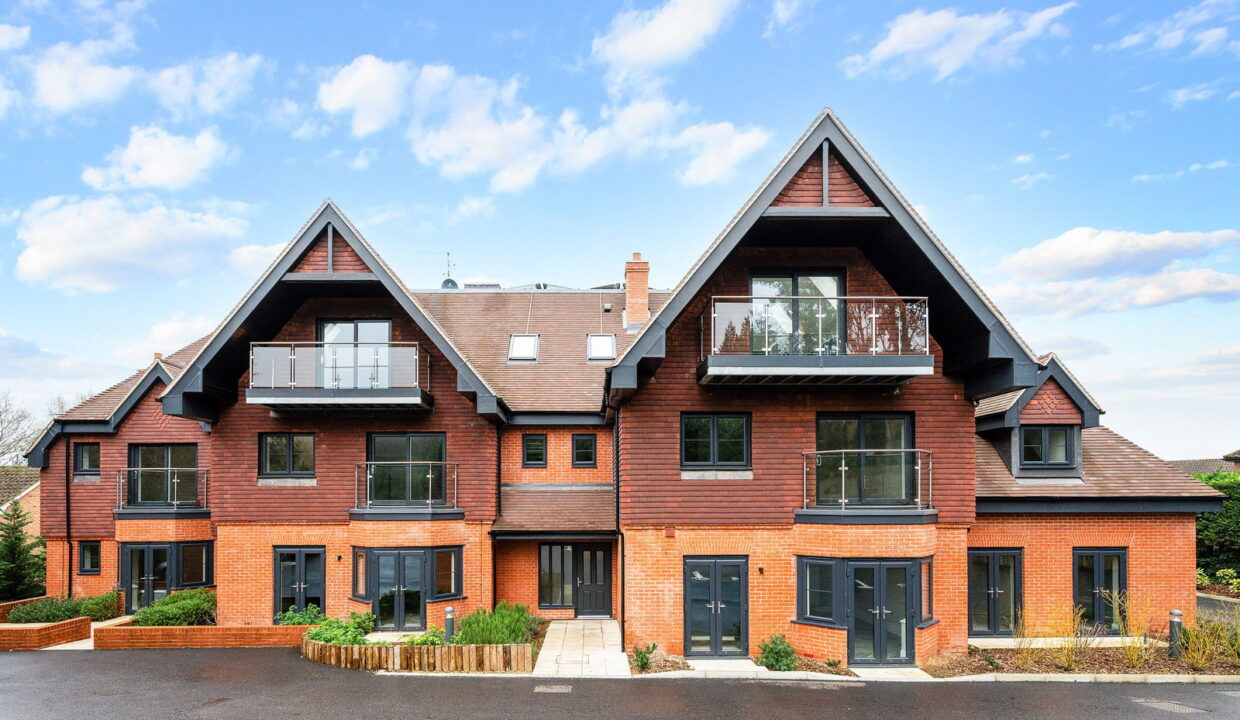 GREEN-HEDGES_-APARTMENT-3-_25__1770224777271