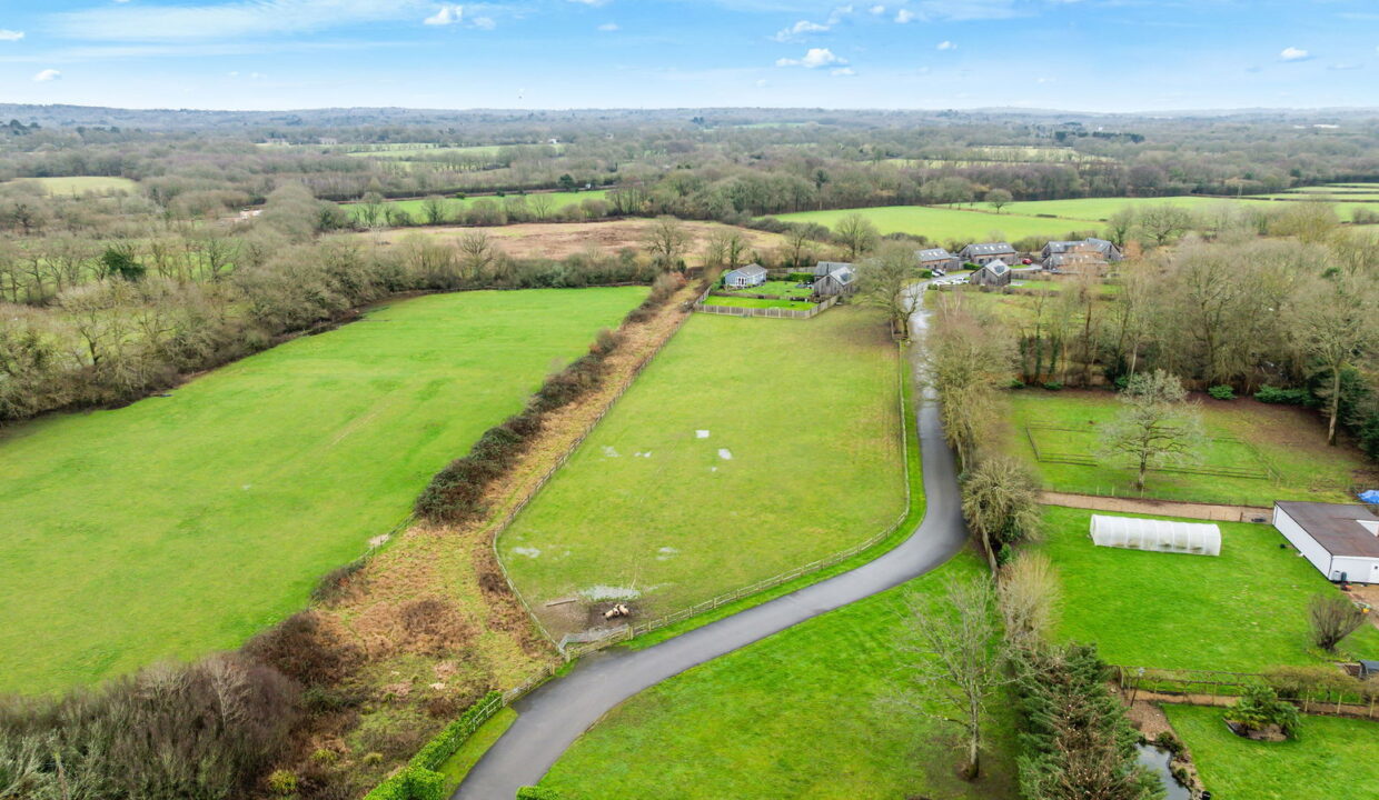 MAPLEWOOD-DRIVE_-1-DRONE-_4__1770310487370