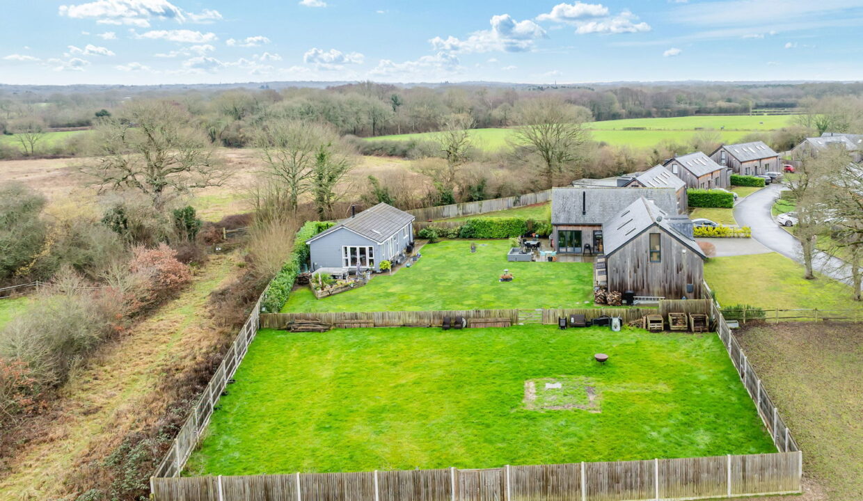 MAPLEWOOD-DRIVE_-1-DRONE-_5__1770310487371