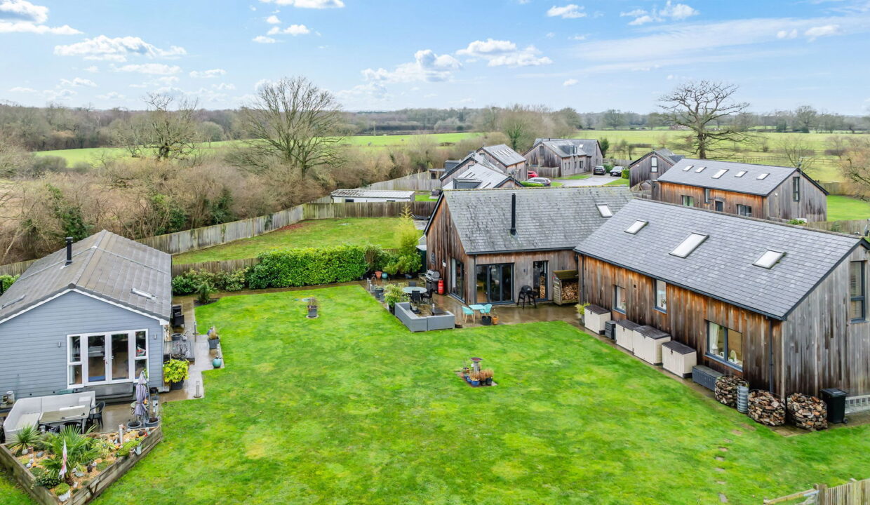 MAPLEWOOD-DRIVE_-1-DRONE-_8__1770310487374