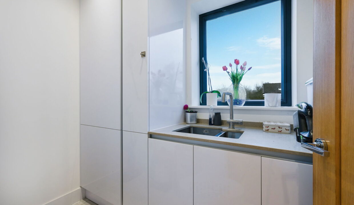 MAPLEWOOD-DRIVE_-1-_10__1770310398825