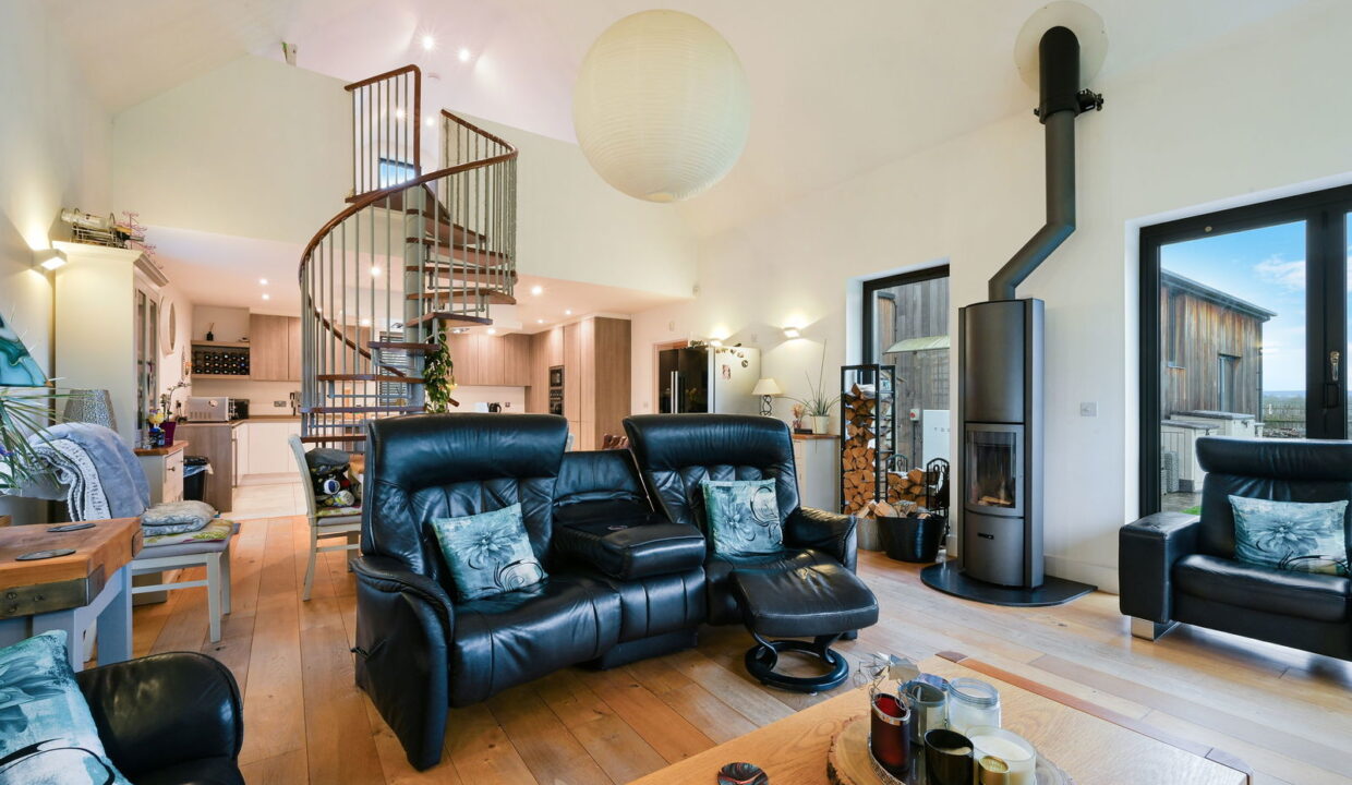 MAPLEWOOD-DRIVE_-1-_17__1770310441087