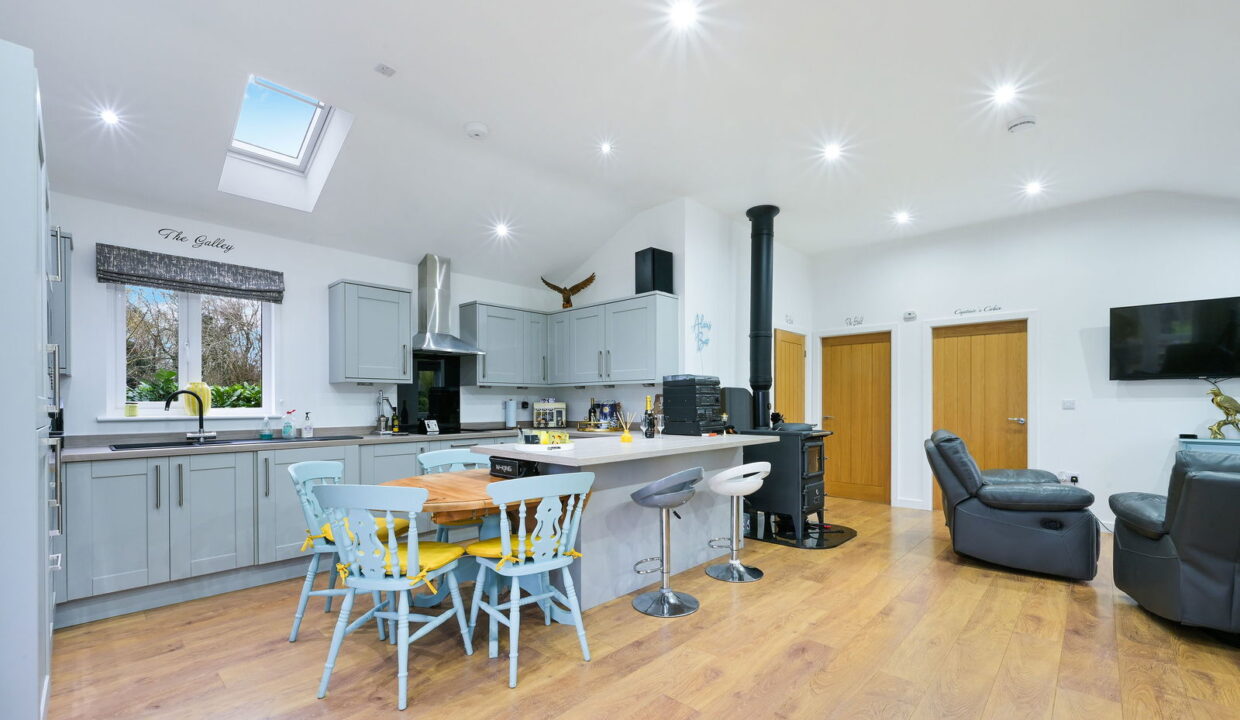 MAPLEWOOD-DRIVE_-1-_20__1770310441089