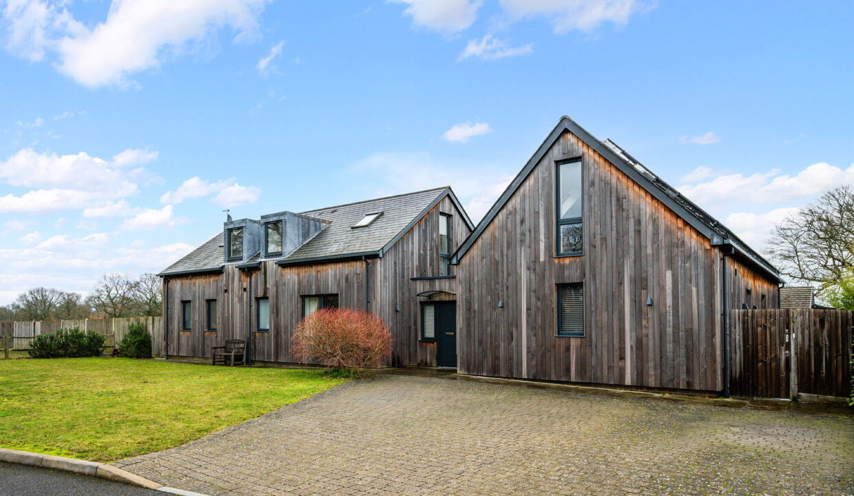 MAPLEWOOD-DRIVE_-1-_24__1770310463871