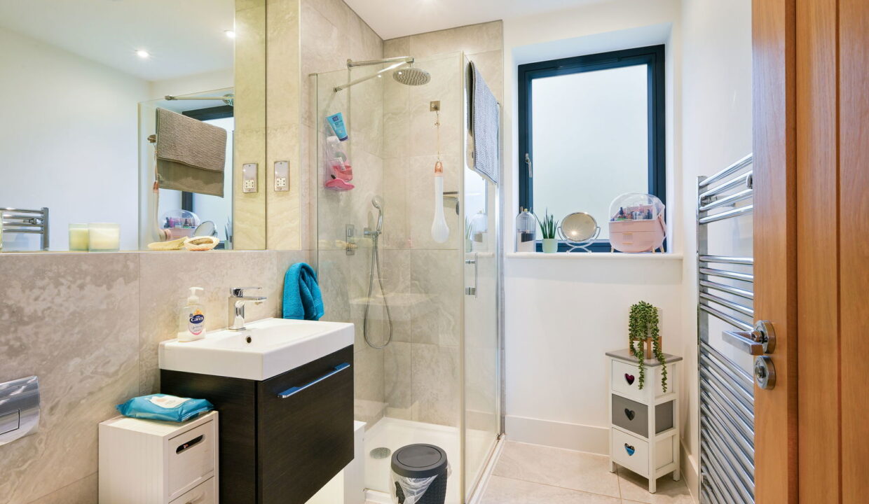 MAPLEWOOD-DRIVE_-1-_4__1770310398819