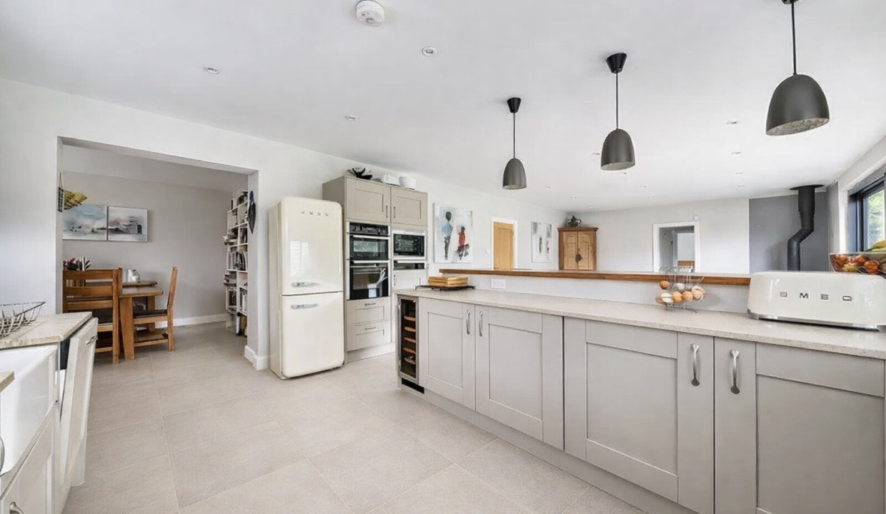 Woodlands_-Hare-Lane_-Kitchen1_1772294248702