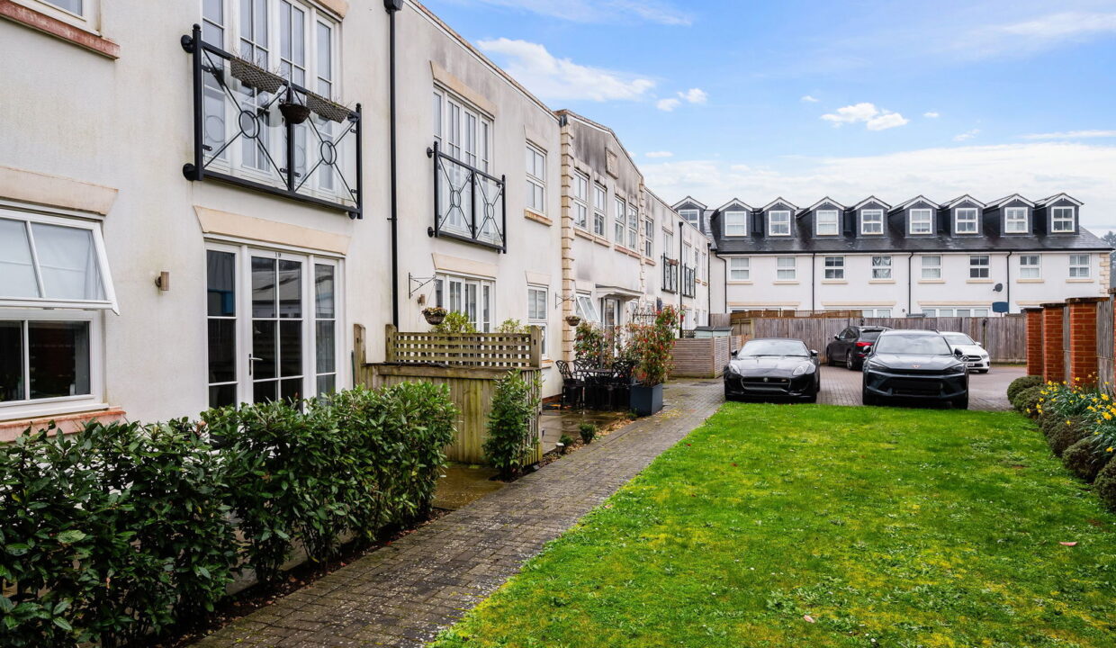 CHANTRY-MEWS_-11-EXTERNALS-_3__1773242026439