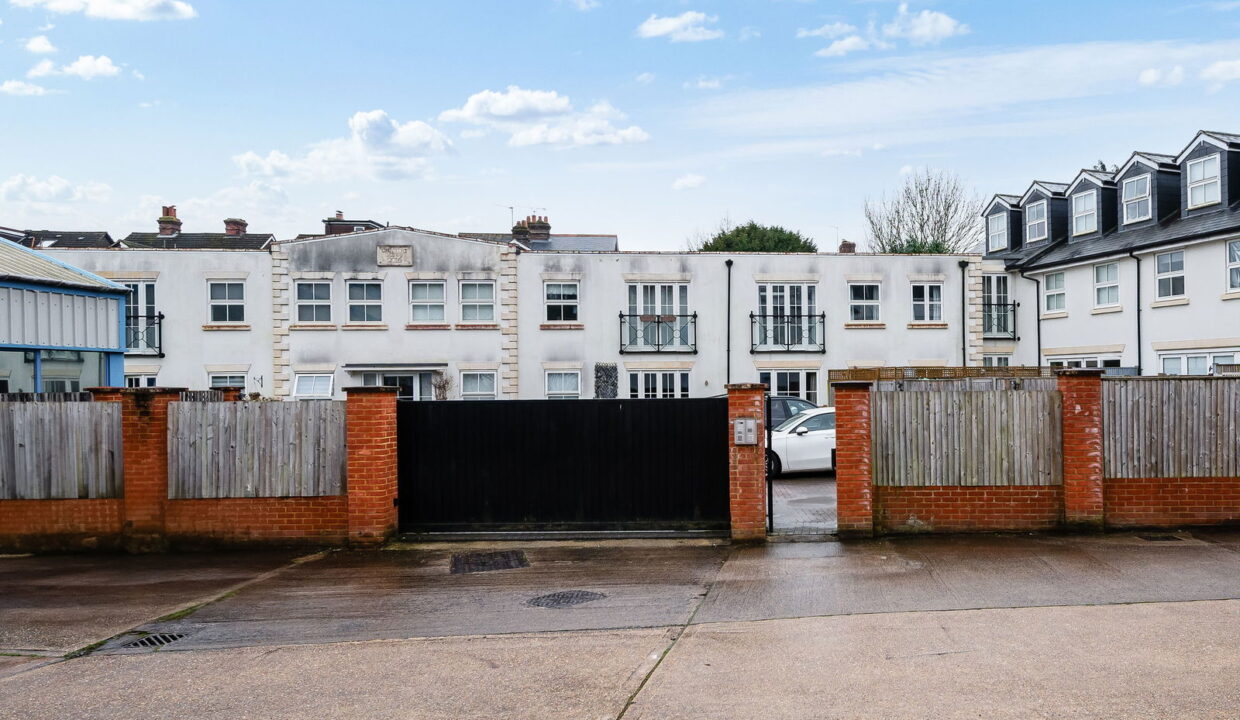 CHANTRY-MEWS_-11-EXTERNALS-_6__1773242019759