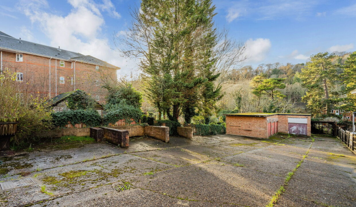 CROYDON-ROAD_-129-_2__1765280469603