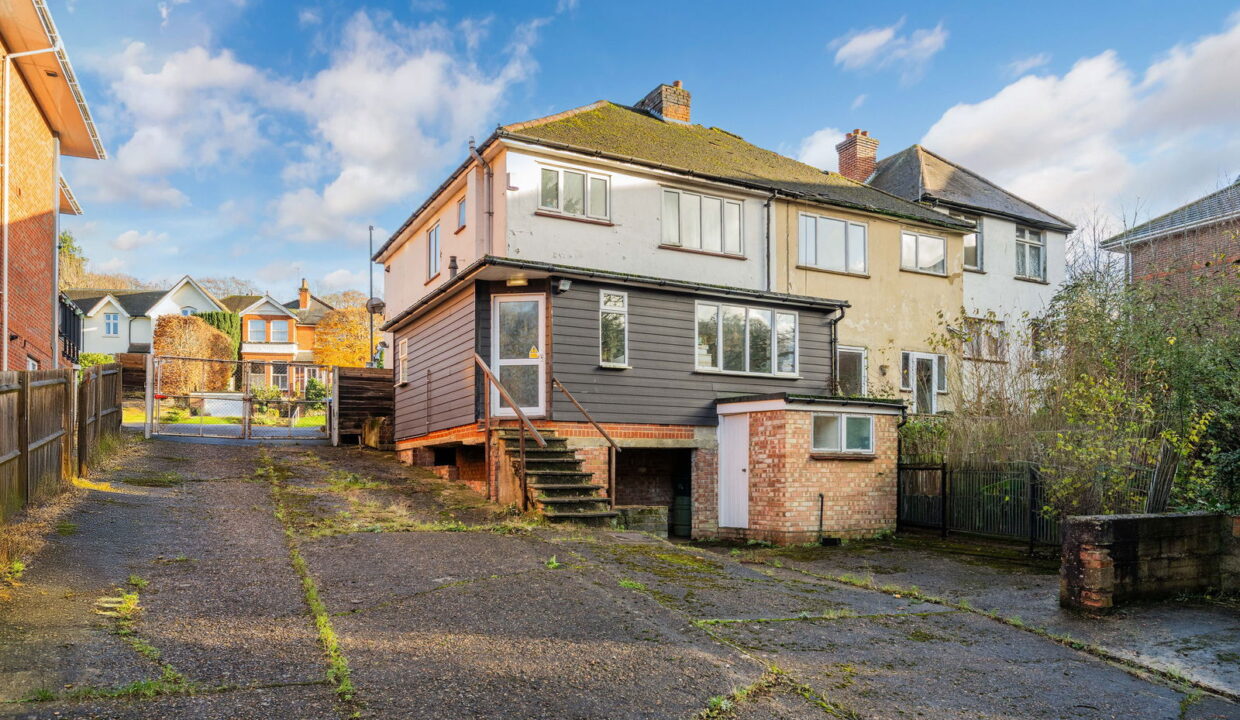 CROYDON-ROAD_-129-_3__1765280469604