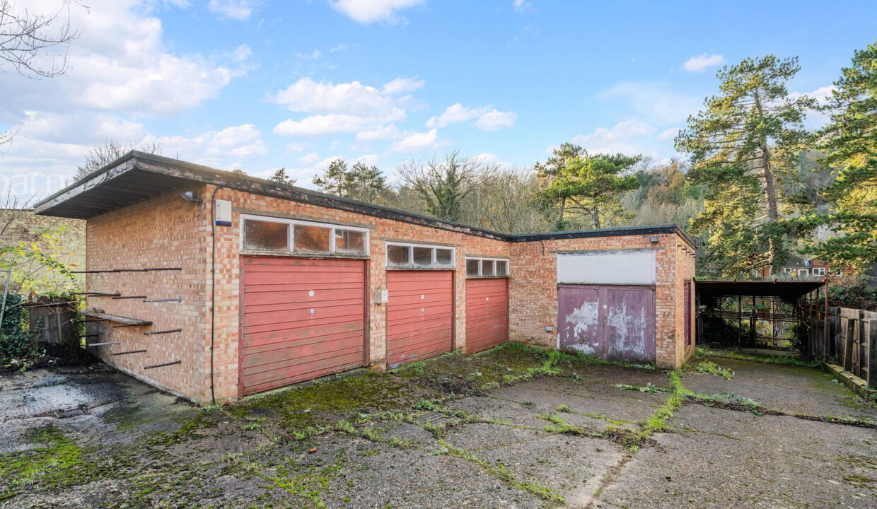 CROYDON-ROAD_-129-_4__1765280483834