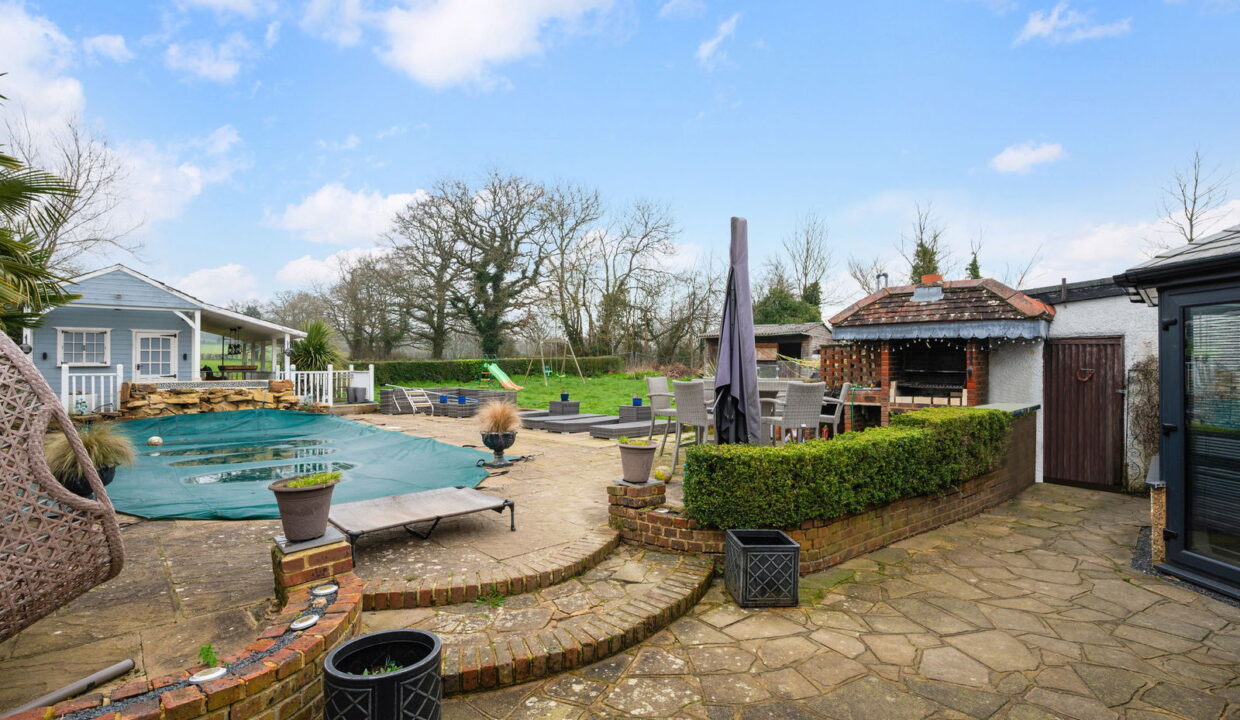 ERMYN-COTTAGE_-6-EXTERNALS-_1__1773074739915