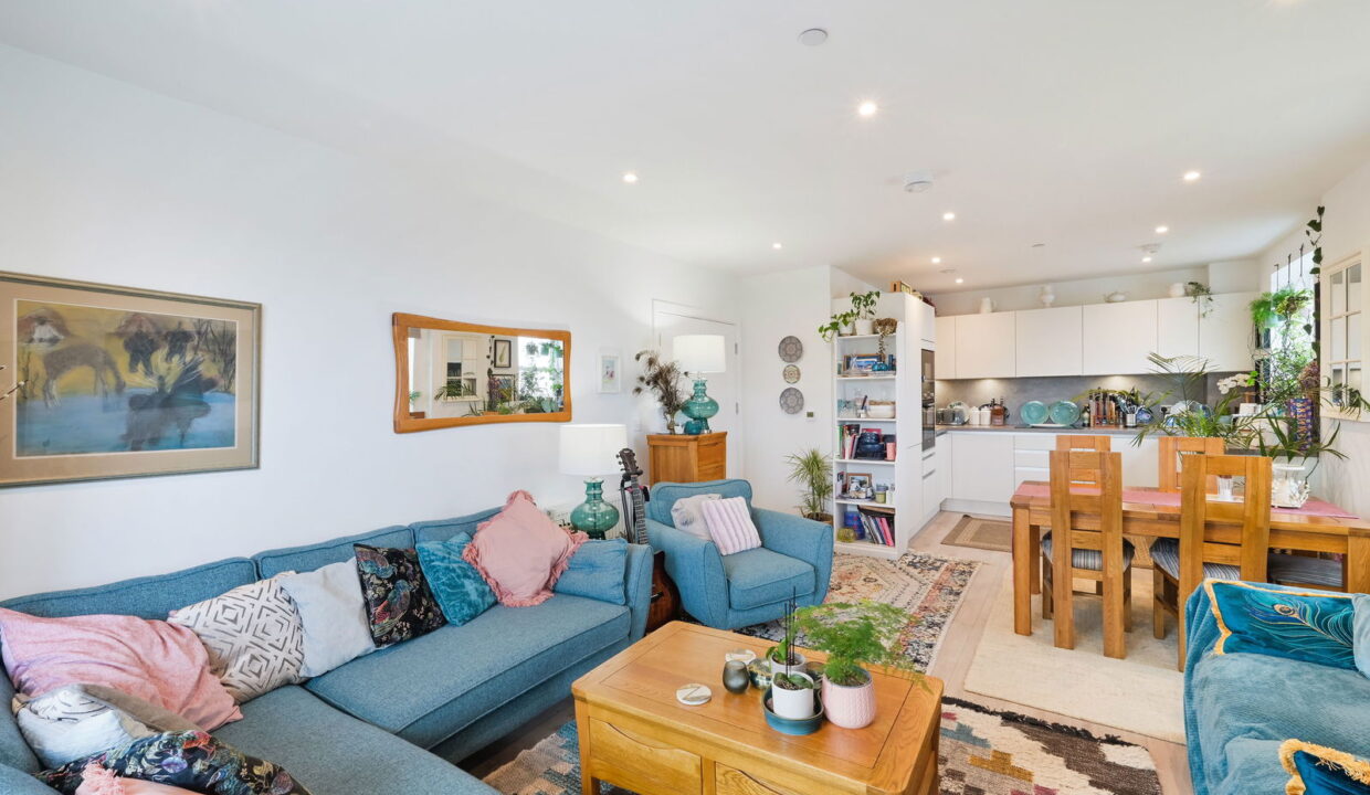 HARDWICK-HOUSE_-41-_11__1772719594210