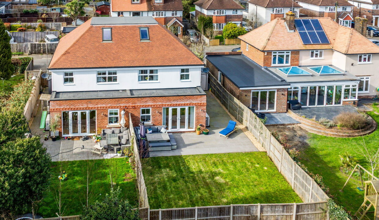 HEADLAND-WAY_-2B-DRONE-_8__1773412705887