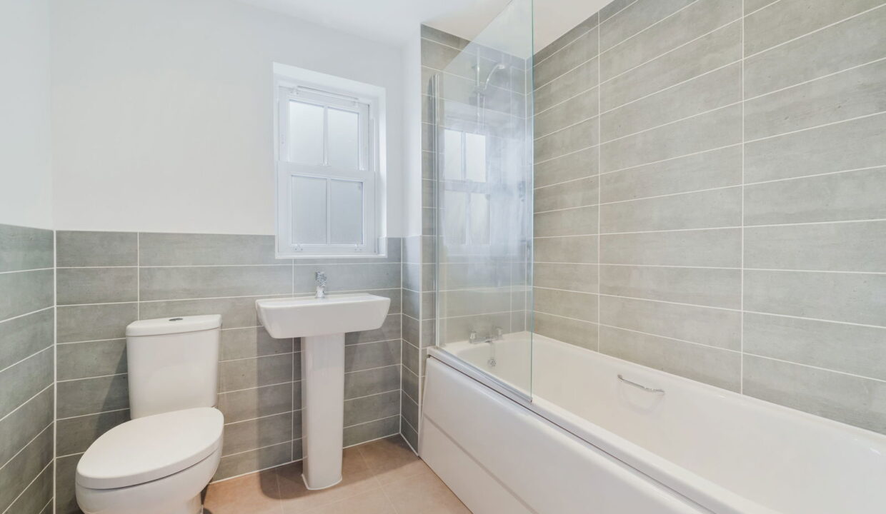 MEATH-GREEN-FARM-CLOSE_-2-_6__1772454888419