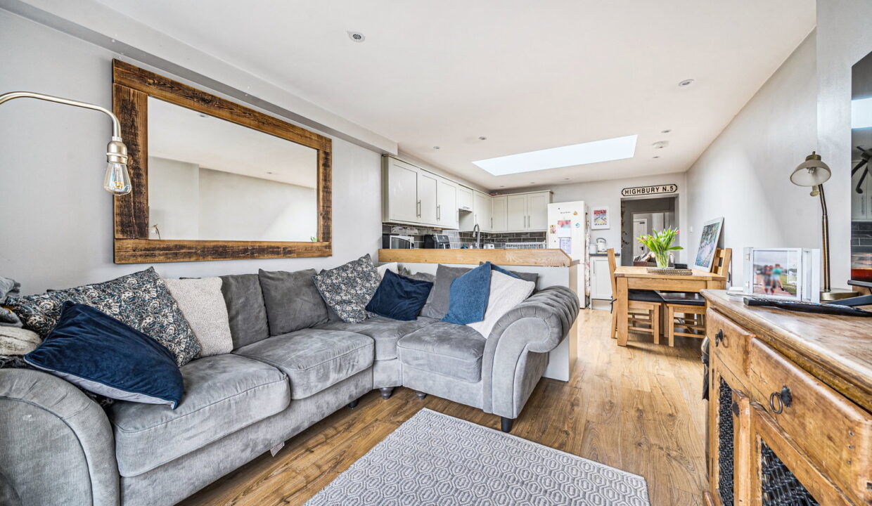 1432654-10-69c18b6d91500_1774374113665