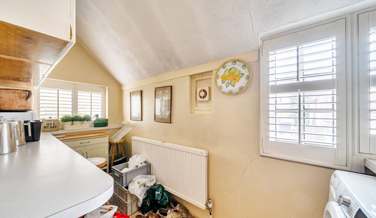 1440736-28-69d8eb8874384_1776081352730